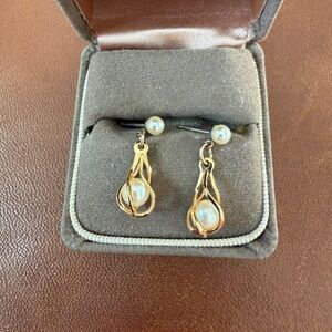 Elegant Gold and Pearl Drop Earrings